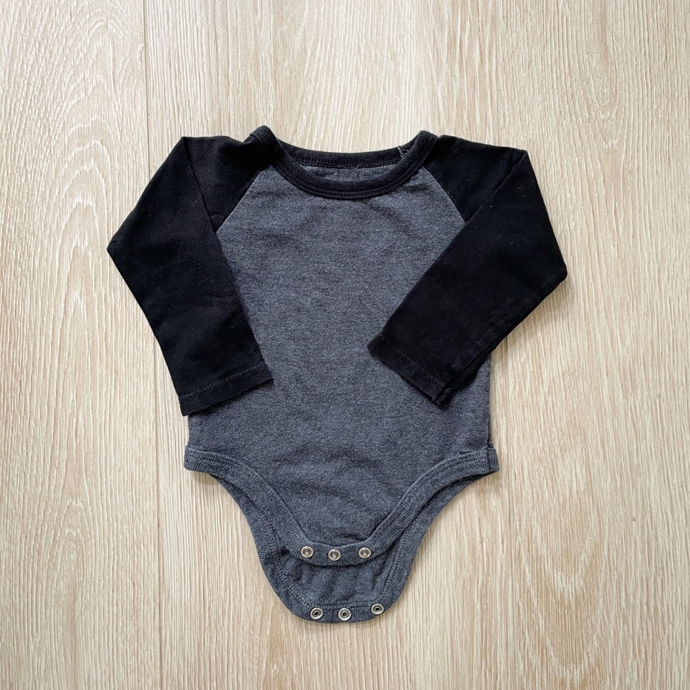 Mini Mioche Baseball-Style bodysuit, sz 3-6m